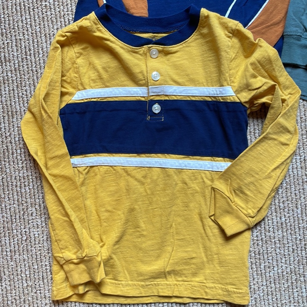 3 Carters boys size 6 long sleeve tees